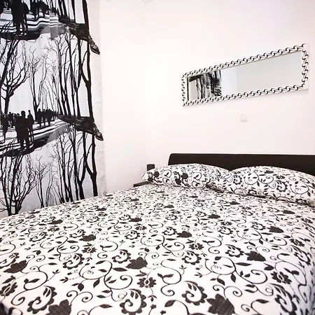 Silver Tree Apartment